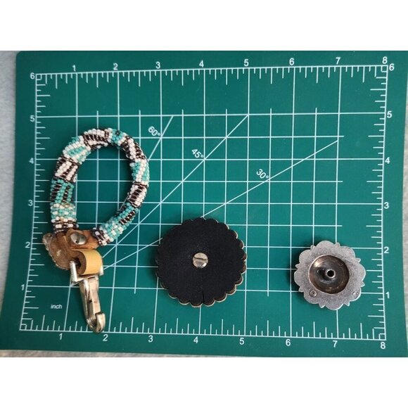 Western Beaded Keychain With Snap-On Purse Accessory and 2 interchangeable conch - Picture 3 of 14